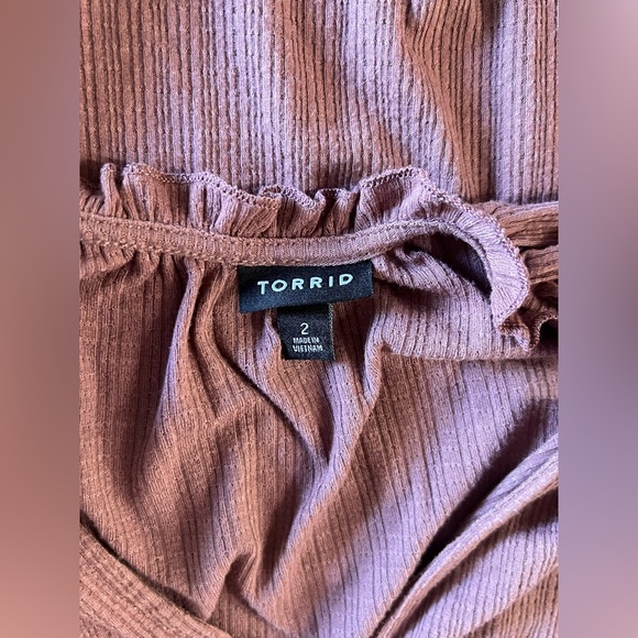 Textured Jersey V-Neck Crochet Long Sleeve Top - Picture 4 of 9